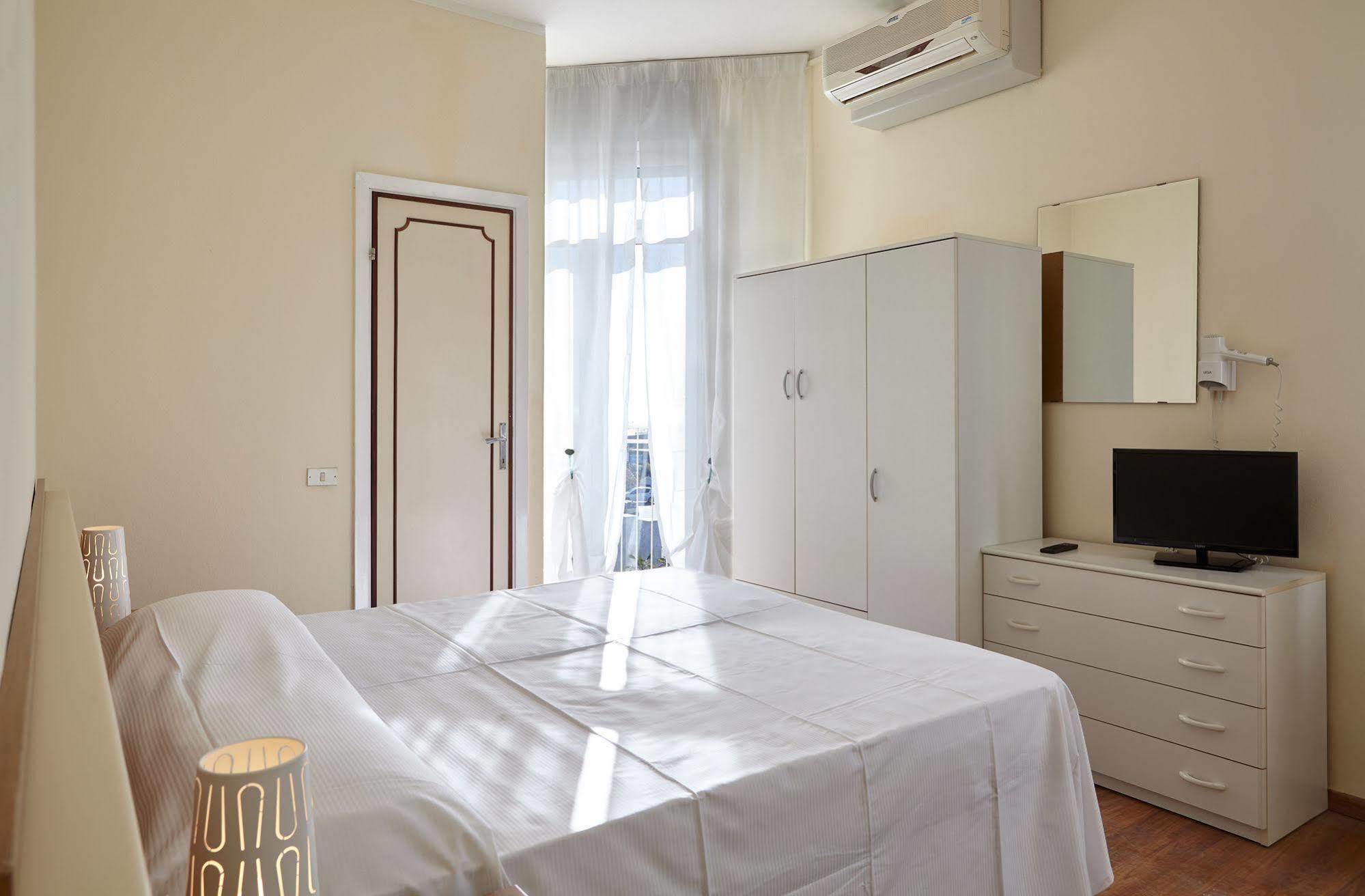 Hotel Mirage Марина-ди-Пьетрасанта Экстерьер фото